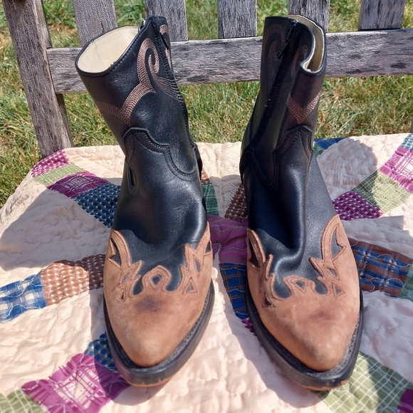 Women's Durango Western Bootie, SW2984 - Picture 2 of 16